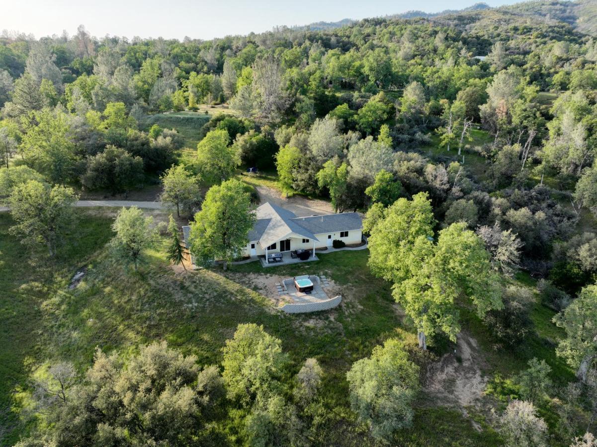 Glamour Mountain Getaway By Casa Oso With Views And Spa Oakhurst Exterior photo