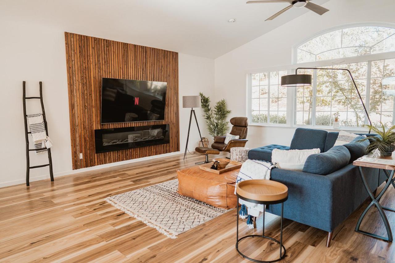Glamour Mountain Getaway By Casa Oso With Views And Spa Oakhurst Exterior photo